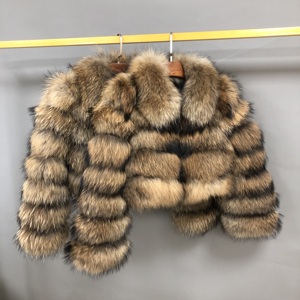 Manteau en fourrure de raton laveur véritable pour <span class=keywords><strong>femme</strong></span>, mode d'hiver, veste en fourrure véritable de luxe, parka en fourrure épaisse et chaude pour <span class=keywords><strong>femme</strong></span> - Product Image 4
