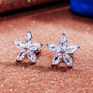 Orecchini a Forma di Stella Colorata per Donne, Accessori per Orecchie Dolci e Adatti all'Uso Quotidiano - Product Image 3