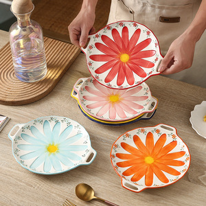 Vente directe d'usine de plats en céramique sous-glaçurée, peu profonds, en forme de fleur, à double anse ; assiettes colorées pour légumes ; adorables. - Product Image 1