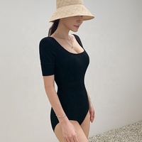 Mode Style coréen une pièce à manches courtes maillot de bain en gros femmes taille haute col carré maillots de bain solide Bikini pour dames