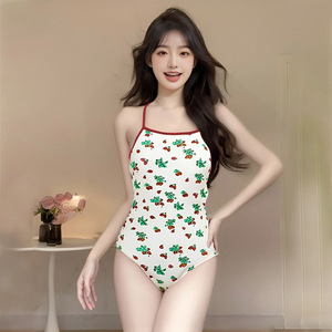 ชุดว่ายน้ำวันพีซสำหรับผู้หญิงพิมพ์ลายสตรอเบอร์รี่ UPF50+ สำหรับการว่ายน้ำและวันหยุดพักผ่อน - Product Image 2