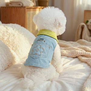 Arnés de mezclilla para perro, nuevo diseño 2026, chaleco verde de poliéster con cuello, bordado floral, bolsillo, anilla en D, correa transpirable, para cumpleaños de mascotas - Product Image 1