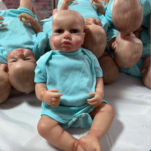Bambola Reborn Realistica Bambina 18'' Morbida Neonato Corpo Intero in Vinile Silicone Solido PVC Modello Giocattolo Graziosi Regali per Neonati - Product Image 5