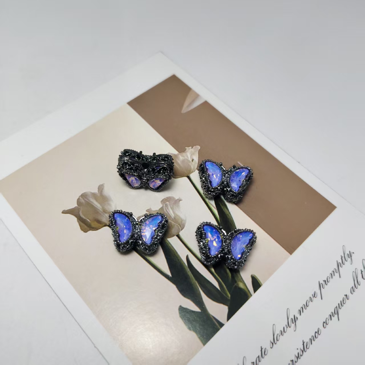 Diamant violet moka plaqué noir