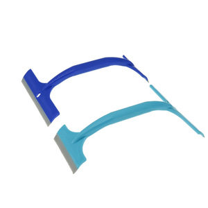 Grattoir à glace en plastique PP bleu ciel réversible, outil de déneigement pour voiture - Product Image 5