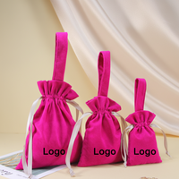 Sac d'emballage en velours réutilisable avec cordon de serrage, imprimé avec logo personnalisé, couleur et taille personnalisables, pour le rangement des rouges à lèvres, des huiles essentielles, des perruques
