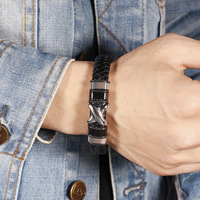 Nouvelle arrivée Retro Letter X Bracelet en cuir véritable Bracelet en cuir magnétique en acier inoxydable tressé à la mode pour hommes