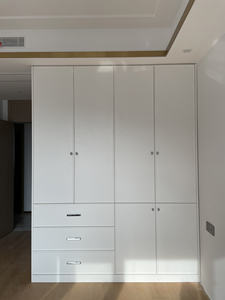 Armadio in Legno Massello dal Design Moderno Francese Personalizzato per Camera da Letto, Mobile Contenitore di Tendenza - Product Image 1