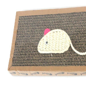 Rascador para gatos Yommy de cartón resistente, 37.5x23x3.5cm, con juguete de ratón para gatos - Product Image 4