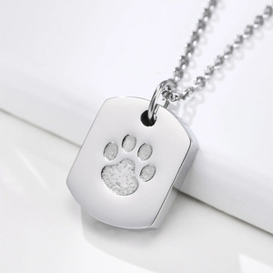 Kalung Dog Tag Sekrup yang Dapat Dibuka, Ukiran Laser Nama dan Tanggal Kustom, Tempat Abu Hewan Peliharaan, Cetakan Jejak Kaki, Kalung Kenangan - Product Image 1