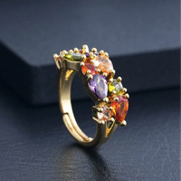Bague polyvalente en cuivre et zircon multicolore, forme cœur, romantique, durable, base métallique, pour toutes les occasions, ajustement confortable, bague tendance