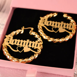 <span class=keywords><strong>Orecchini</strong></span> a Cerchio Personalizzati in <span class=keywords><strong>Acciaio</strong></span> Inossidabile Placcato Oro 18K con Nome e Cuore Intrecciato per Donne e Ragazze - Product Image 3