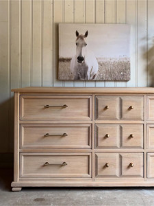<span class=keywords><strong>Commode</strong></span> à 9 tiroirs en chêne clair, style farmhouse moderne, en bois massif, large, pour chambre à coucher, avec quincaillerie en laiton antique - Product Image 6