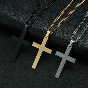 Collana con Ciondolo a Croce Vintage in Argento e Oro, Gioiello Unisex con Catena Cubana, Regalo di Tendenza - Product Image 1