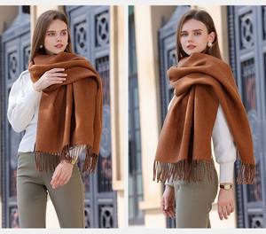 BESTELLA nueva moda adulto suave <span class=keywords><strong>Fanon</strong></span> bufanda Lisa espesar borla chal para Otoño Invierno hecho de poliéster-disponible para venta al por mayor - Product Image 4