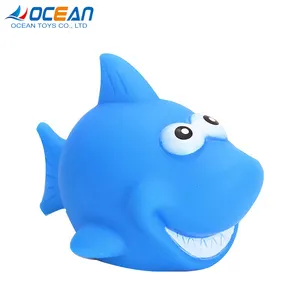 夏季水沐浴橡胶鲨鱼动物闪烁亮灯玩具为孩子
