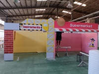 Aire de jeux intérieure pour enfants couleur pastel thème personnalisable équipement interactif pour parc d'attractions utiliser zone de jeu de rôle