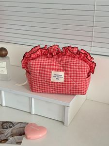 Elegant Lace Makeup Bag Portable Travel Cosmetic Organizer <b>Large</b> Capacity Beauty Storage Pouch - Product Image 2