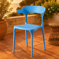 Chaise de salle à manger en plastique pour café commercial, empilable, imperméable, durable, en PP, pour l'intérieur et l'extérieur, pour les salons de café