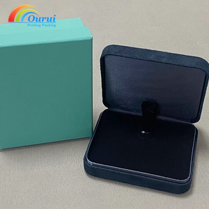 Collection d'emballages de bijoux de marque haut de gamme avec boîtes cadeaux personnalisées, présentoirs, sacs en papier et pochettes en velours - Product Image 6