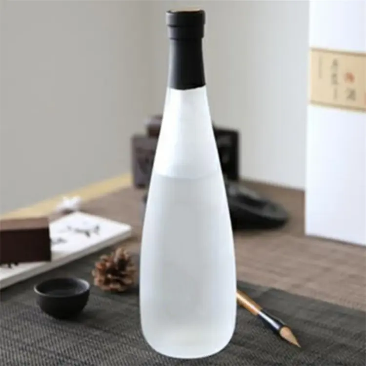 Phổ biến tùy chỉnh Frosted rõ ràng sữa Vodka chai nước giải khát chai nước thủy tinh với cap