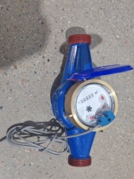 Débitmètre de signal d'impulsion en laiton DN15-DN40 de haute qualité Compteur d'eau multi-jet à sortie d'impulsion intelligente