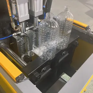 Machine de moulage par soufflage de bouteilles à 2 cavités Machine semi-automatique de fabrication de bouteilles en plastique PET