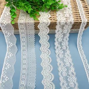 ถุงเท้าสีขาว แต่งลายปักตาข่าย ผ้ายืด/ไนลอน แต่งขอบลูกไม้ถักโครเชต์ เป็นมิตรกับสิ่งแวดล้อม มีสีให้เลือกตามสั่ง - Product Image 1