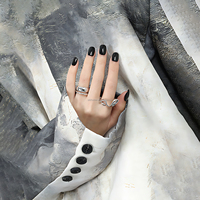 Bague ouverte vague abstraite en argent 925 pour femmes conception sculpturale irrégulière bijoux de déclaration artistique pour un style quotidien ou personnalisé