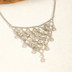 قلادة ذهبية مطلية عصرية من ZAA بتصميم مثلث مرصع بالأحجار الكريمة مع شراشيب بسيطة وفاخرة للنساء - Product Image 5