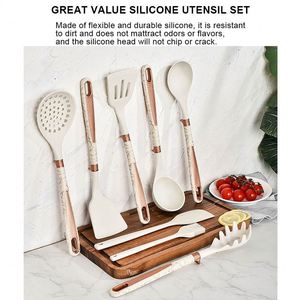 ชุดอุปกรณ์ครัวซิลิโคนกันติด 16 ชิ้น พร้อมมีดสแตนเลส ช้อน ตะหลิว และที่วาง ลดราคาพิเศษ - Product Image 2