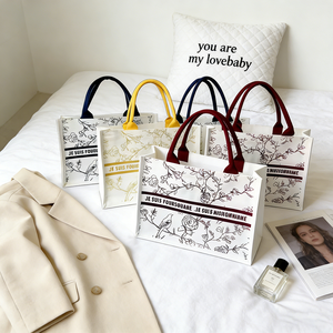 Fabrika'dan Doğrudan Toptan Özelleştirilebilir Retro Çiçek Desenli Kanvas Bez Çanta Günlük Kullanım Hediyeleri ve Promosyonlar İçin - Product Image 3