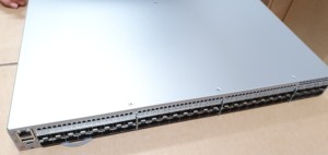 Switch SAN Brocade Hd-g720-24-32g-r de 32 GB, 24 Puertos, Fibra Óptica Gen 6, Montable en Rack, Red Empresarial - Product Image 2