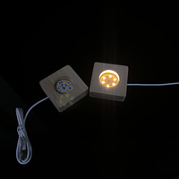 Base en bois lumineuse à LED en bois de forme carrée de 6x6x2cm pour MH-SJ0117 presse-papiers boule de cristal et cube