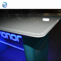 Comptoir d'expérience mobile personnalisé avec logo, écologique et durable, table de présentation haut de gamme pour magasin de téléphonie, construction robuste pour la vente au détail