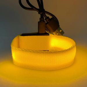 Bracelet lumineux LED avec bracelet de sécurité Bracelets lumineux pour la course à pied, la remise de diplômes et la Saint-Valentin - Product Image 6