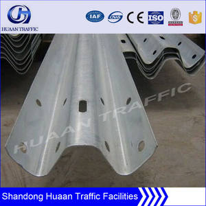 Barriera di traffico resistente alle intemperie <span class=keywords><strong>Guardrail</strong></span> sicuro per la protezione della strada su strade curve - Product Image 2