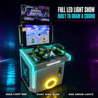 Machine de jeu d'arcade de course à deux joueurs à monnayeur avec deux volants et lumières LED pour divertissement en intérieur