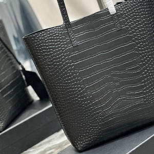 Nouveauté 2025 : Sacs de voyage et de shopping de luxe en cuir de vachette gaufré personnalisés, sacs à main sur mesure, sacs fourre-tout pour femmes - Product Image 1