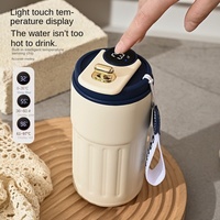 Ensemble cadeau d'affaires personnalisable haut de gamme pour événements d'entreprise, style moderne minimaliste, tasse à café, parapluie, batterie externe, boîte en PU métallique