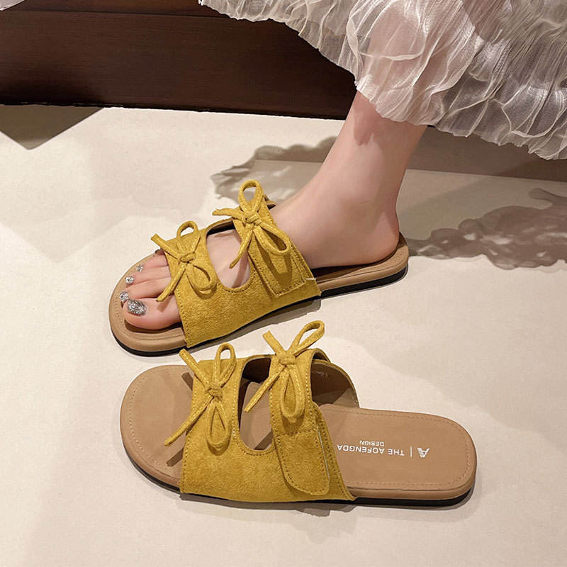 สีเหลือง