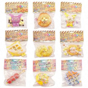 Nouvel ensemble de jouets sensoriels en feutre PU écologique chinois 2024 pour enfants, jouets à presser parfumés en forme d'aliments, simulation de jouets moelleux pour le Nouvel An - Product Image 6