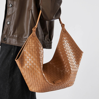 OEM Usine Sacs à main Personnalisé Gros Minimaliste Fait à Main Tissé Cuir Véritable Femme Ordinateur Portable Épaule Sac à Main