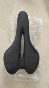 Meilleures ventes <span class=keywords><strong>de</strong></span> <span class=keywords><strong>selle</strong></span> <span class=keywords><strong>de</strong></span> vélo <span class=keywords><strong>de</strong></span> montagne pour hommes en cuir PU avec coque en cuir gel ventilé souple pour un vélo <span class=keywords><strong>de</strong></span> route confortable - Product Image 4