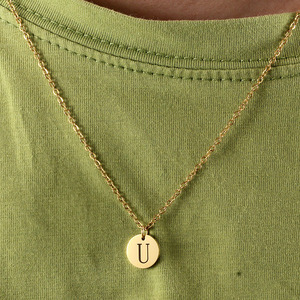 Collier pendentif Lettre d'amour NIBASTAR, chaîne en acier inoxydable plaqué or, bijoux de mode pour femme, usage quotidien, breloque ronde de 10 mm - Product Image 3