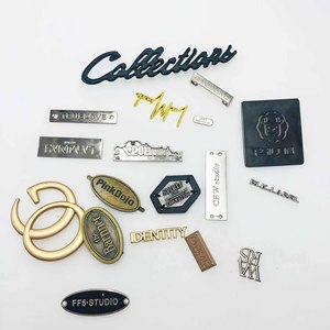 Chất Lượng Cao Quần Áo Tùy Chỉnh Thương Hiệu Logo Khắc Tấm Tag Tùy Chỉnh Kim Loại Nhãn Cho Hàng May Mặc - Product Image 1