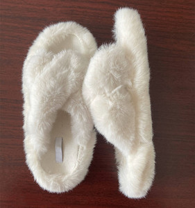 <span class=keywords><strong>Pantoufles</strong></span> en fausse fourrure personnalisées <span class=keywords><strong>pantoufles</strong></span> en fausse fourrure super douce <span class=keywords><strong>peau</strong></span> de <span class=keywords><strong>mouton</strong></span> gaufré femmes mode <span class=keywords><strong>pantoufles</strong></span> en fourrure de <span class=keywords><strong>mouton</strong></span> - Product Image 6