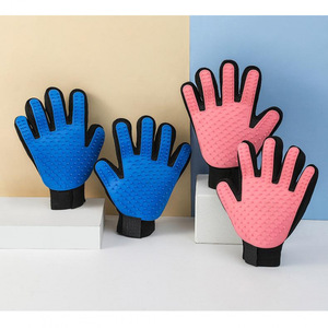 Gants de toilettage pour chiens, brosse en silicone rose avec protection épaisse anti-morsure - Product Image 3
