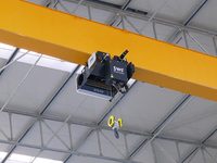 Palans électriques intelligents SWF avec commande PLC, télécommande sans fil et technologie anti-oscillation