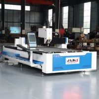 Machine de découpe laser à fibre CNC haute performance avec système de contrôle Cypcut, découpeuse de plaques métalliques de haute précision, automatique à refroidissement par eau